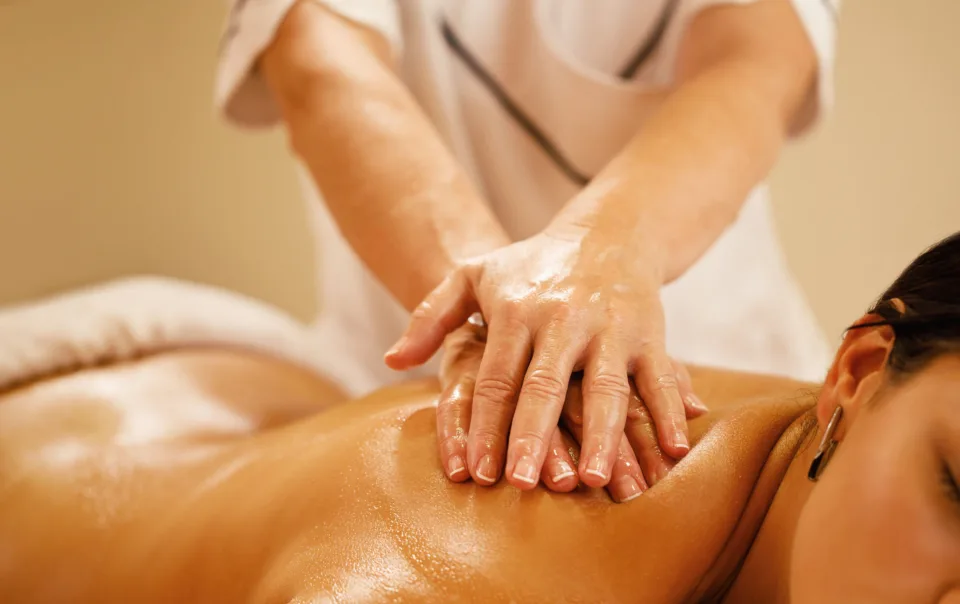 Four-hand Abhyanga Ayurvedic oil massage treatment at Yara Wellness Bali